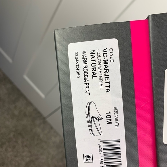 NWT Vince Camuto Size 10 Marjetta Womens Metallic Snakeskin Slip-On Sneakers - Picture 5 of 7